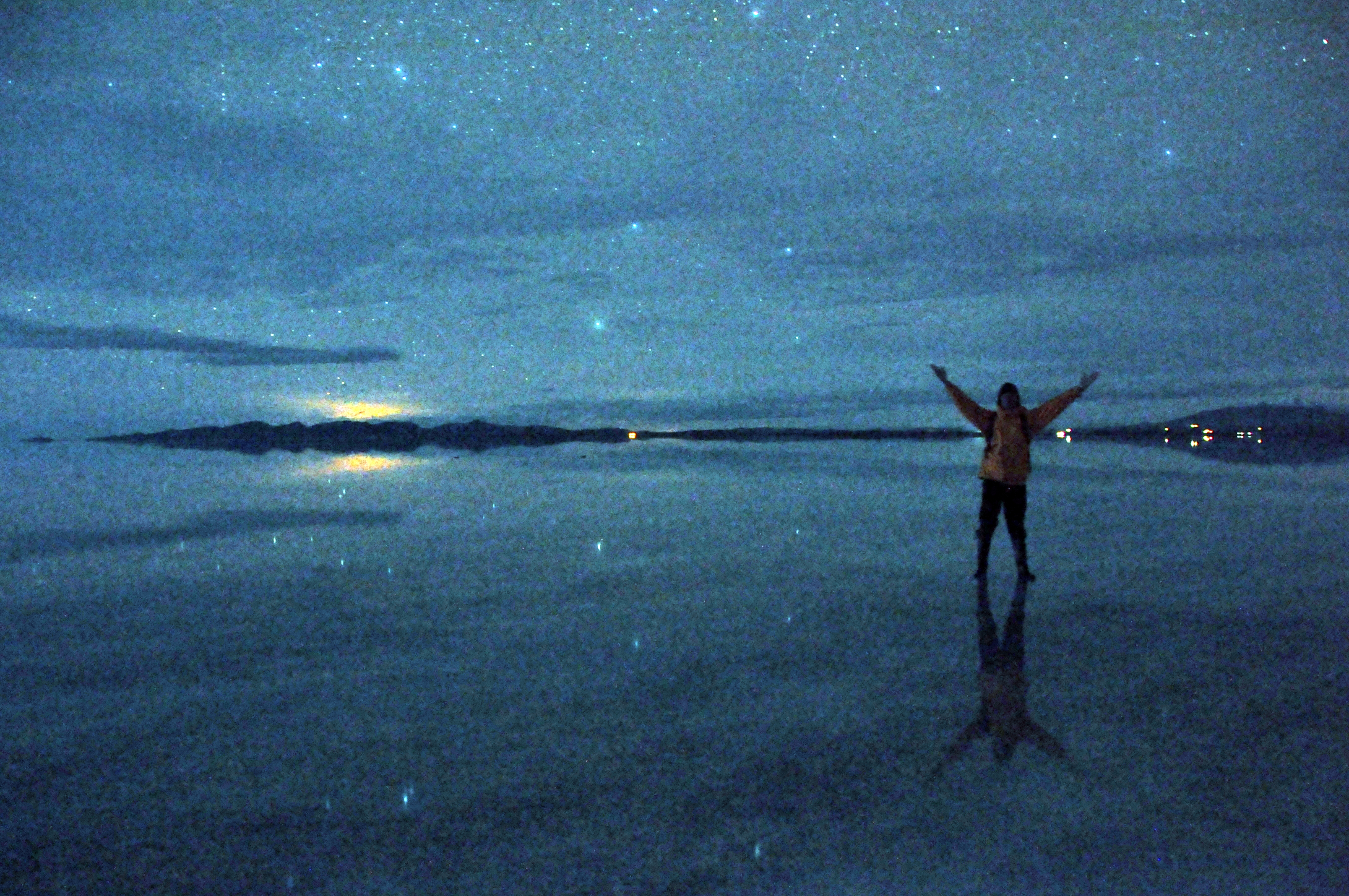 ウユニ塩湖の夜 宇宙 と呼ばれる9枚