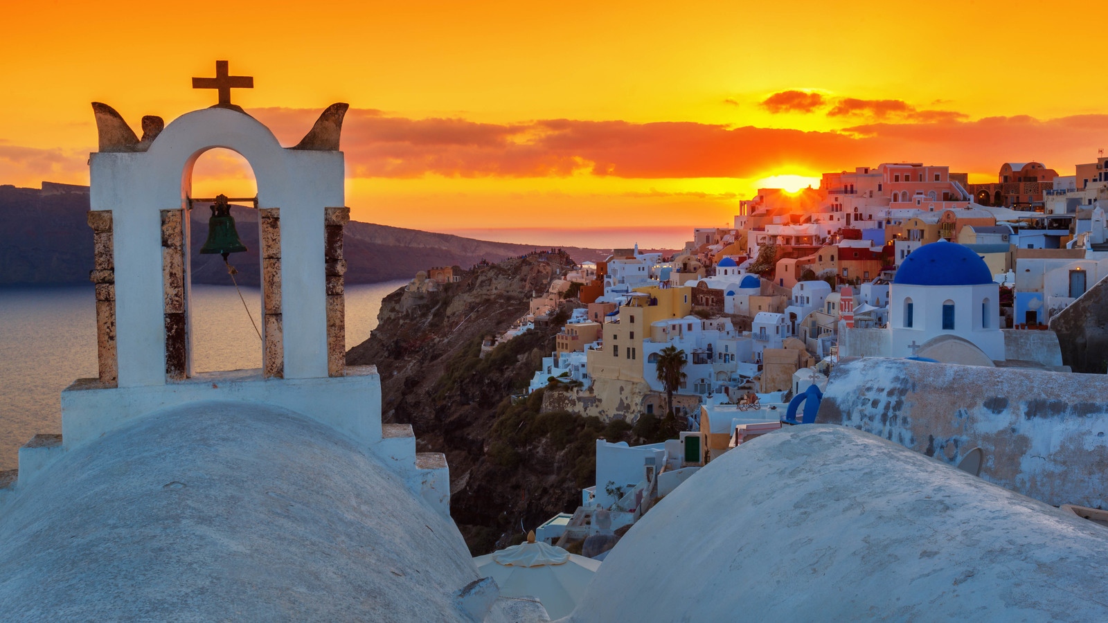 サントリーニ島の 世界一美しい夕日 を往復5万円で見にいく裏ワザ